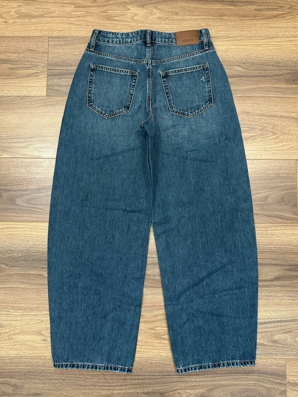 Hidden Sammie High Rise Barrel Jean Size 27 - Picture 7 of 12